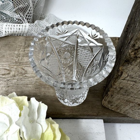 Vintage Clear Crystal Bud Vase Stunning Cut Patterns 3.5" - Picture 4 of 6